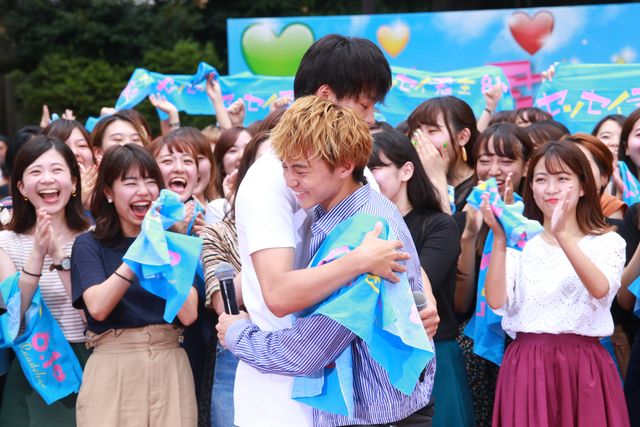 竹内涼真＆佐藤大樹が学生たちとダンス！映画『センセイ君主』フラッシュモブイベント（7枚目）