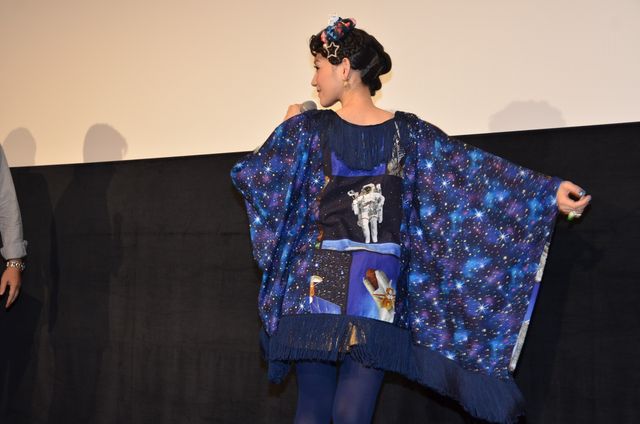 篠原ともえ“宙ガール”ファッションフォトギャラリー（5枚目）