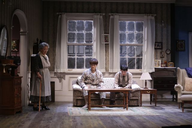 中谷美紀主演、三谷幸喜演出！舞台「ロスト・イン・ヨンカーズ」公開フォトコール写真ギャラリー（6枚目）