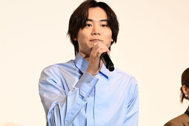 村重杏奈、肩出し黒ドレスで登場！初主演映画『悪鬼のウイルス』公開記念舞台挨拶（8枚目）