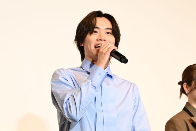 村重杏奈、肩出し黒ドレスで登場！初主演映画『悪鬼のウイルス』公開記念舞台挨拶（10枚目）