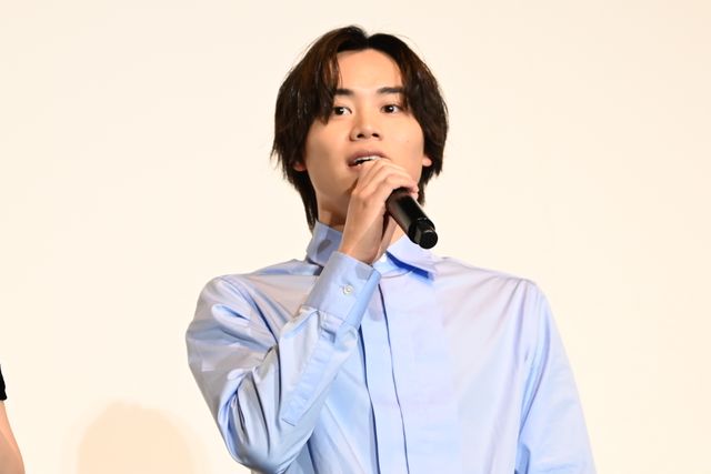 村重杏奈、肩出し黒ドレスで登場！初主演映画『悪鬼のウイルス』公開記念舞台挨拶（11枚目）