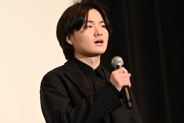 村重杏奈、肩出し黒ドレスで登場！初主演映画『悪鬼のウイルス』公開記念舞台挨拶（28枚目）