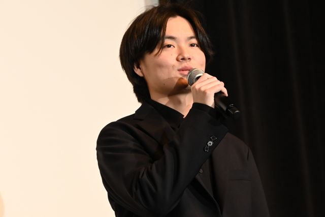 村重杏奈、肩出し黒ドレスで登場！初主演映画『悪鬼のウイルス』公開記念舞台挨拶（29枚目）