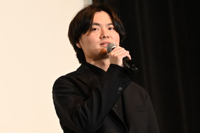 村重杏奈、肩出し黒ドレスで登場！初主演映画『悪鬼のウイルス』公開記念舞台挨拶（30枚目）