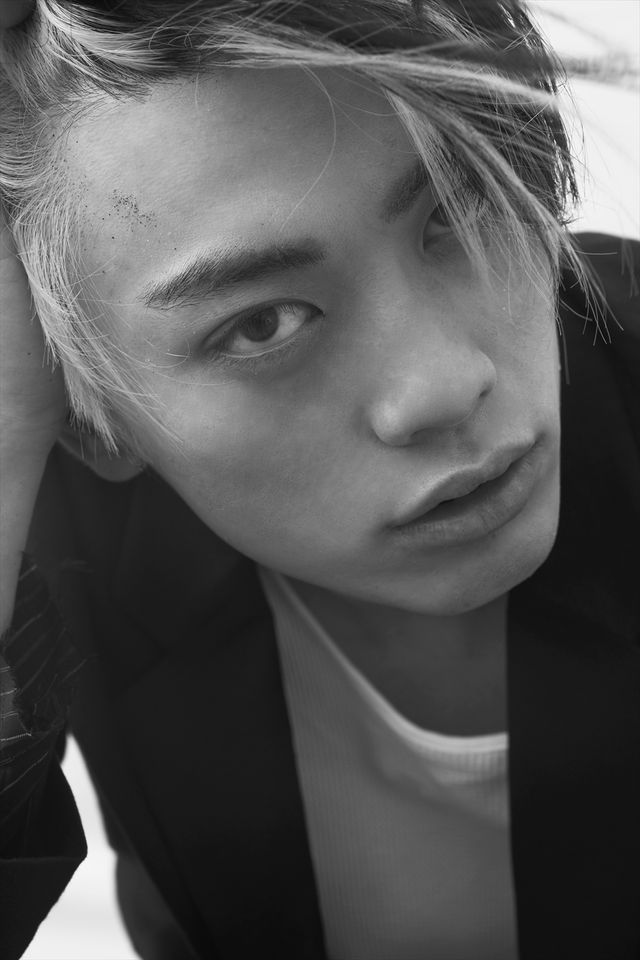 東啓介、美しさ極まる！写真集から10枚（4枚目）