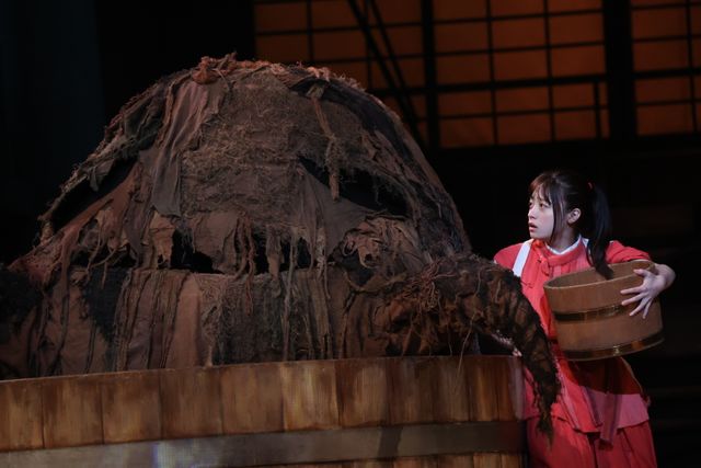 舞台「千と千尋の神隠し」橋本環奈＆上白石萌音の千尋役（3枚目）