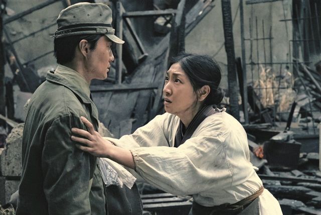 『ゴジラ-1.0』戦闘機に乗り込みゴジラに挑む敷島！新場面写真（全8枚）（6枚目）