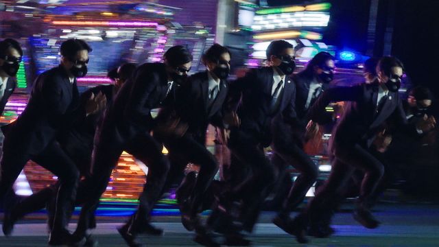 空からハンター!?　Netflix「逃走中 Battle Royal」より（6枚目）