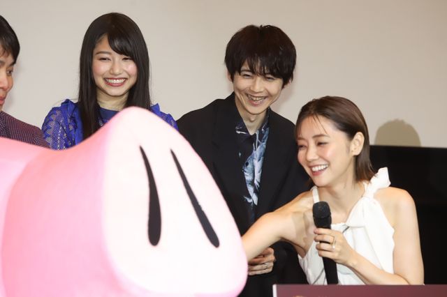 ホークが動き出してビックリ！『劇場版　七つの大罪　光に呪われし者たち』公開記念舞台あいさつ（9枚目）