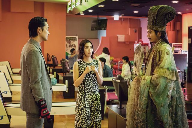 孔明、ボーリングも凄いんです…！「パリピ孔明」第7話場面写真（2枚目）