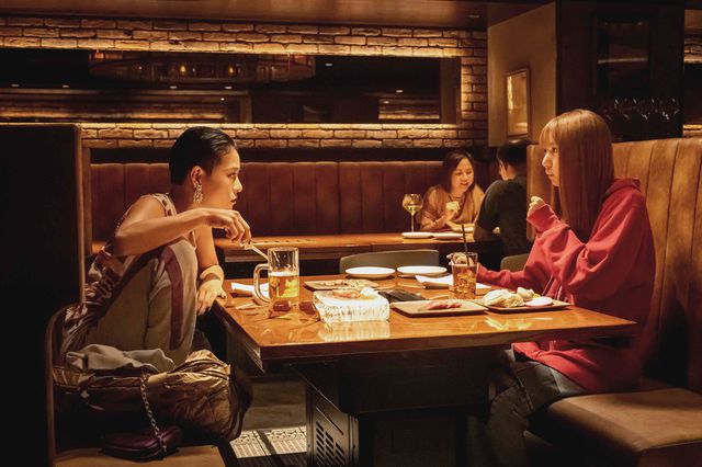 孔明、ボーリングも凄いんです…！「パリピ孔明」第7話場面写真（5枚目）