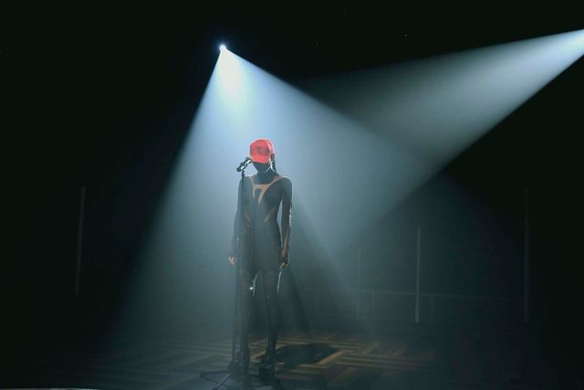 孔明、ボーリングも凄いんです…！「パリピ孔明」第7話場面写真（8枚目）