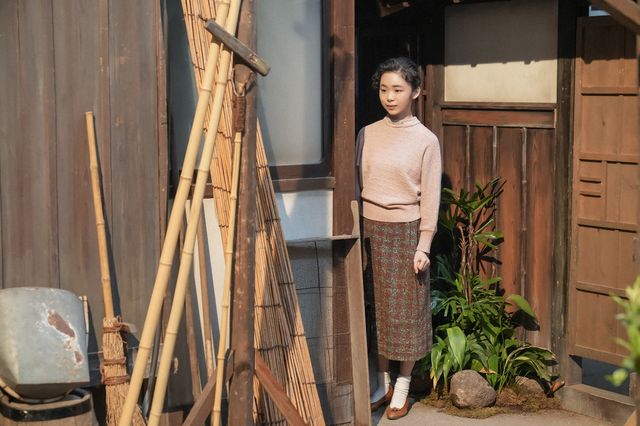 りつ子（菊地凛子）から話を聞いて…「ブギウギ」第102回の場面写真（3枚目）