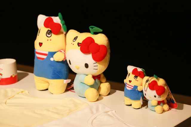 ふなっしー、「偉大なる先輩」キティちゃんとの初ツーショット！「お風呂に入ってきたなっしー！」　画像ギャラリー：フォトギャラリー