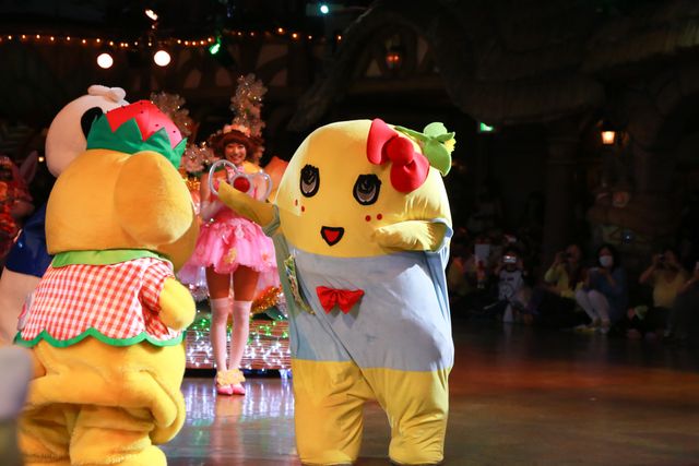 ふなっしー、「偉大なる先輩」キティちゃんとの初ツーショット！「お風呂に入ってきたなっしー！」　画像ギャラリー（2枚目）