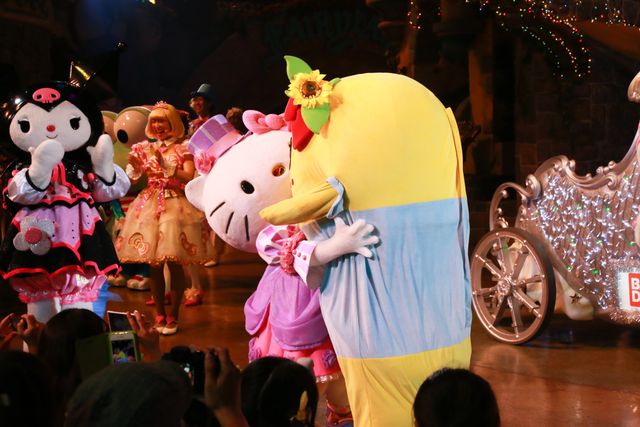 ふなっしー、「偉大なる先輩」キティちゃんとの初ツーショット！「お風呂に入ってきたなっしー！」　画像ギャラリー（4枚目）