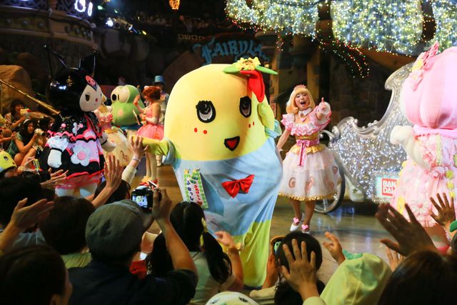 ふなっしー、「偉大なる先輩」キティちゃんとの初ツーショット！「お風呂に入ってきたなっしー！」　画像ギャラリー（8枚目）