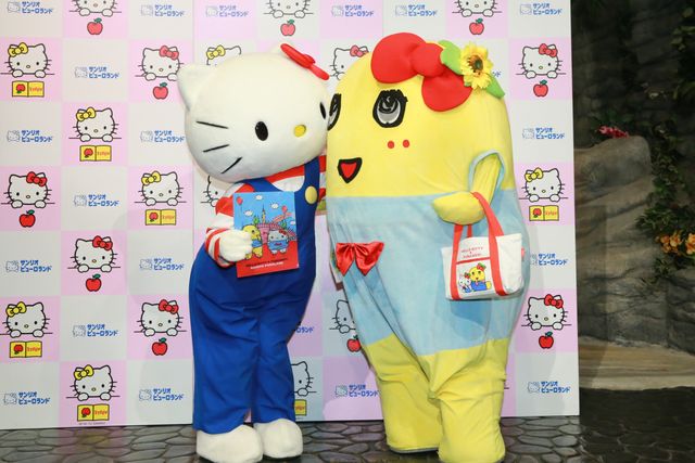 ふなっしー、「偉大なる先輩」キティちゃんとの初ツーショット！「お風呂に入ってきたなっしー！」　画像ギャラリー（17枚目）