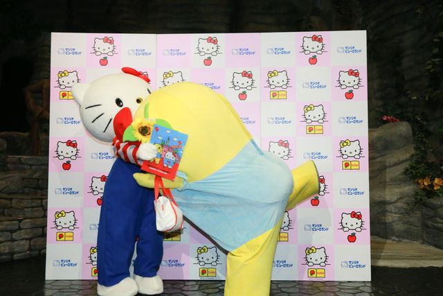 ふなっしー、「偉大なる先輩」キティちゃんとの初ツーショット！「お風呂に入ってきたなっしー！」　画像ギャラリー（18枚目）