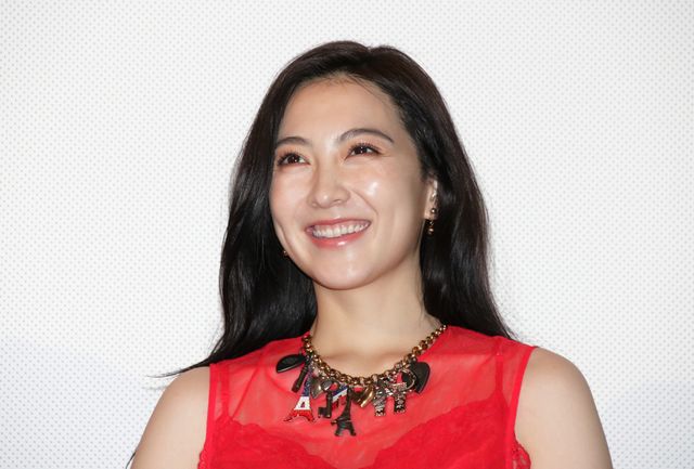 【9枚】超特急ユーキ＆金子大地が熱い抱擁！「めちゃくちゃ美男」（2枚目）