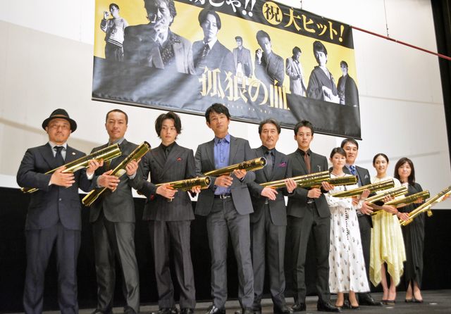 役所広司、松坂桃李をべた褒め『孤狼の血』初日舞台あいさつ【全24枚】：フォトギャラリー