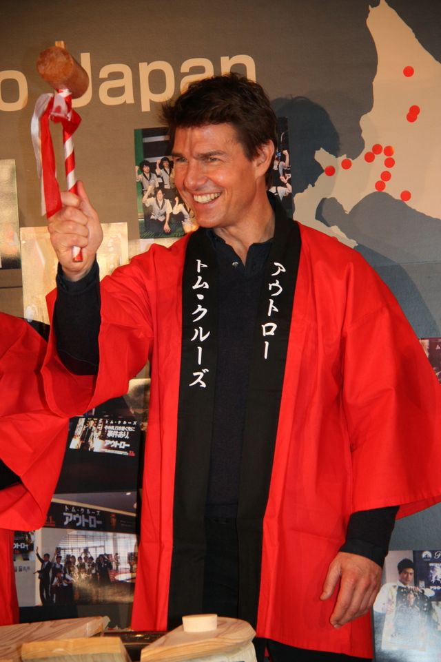 トム・クルーズが鏡開き！フォトギャラリー（14枚目）