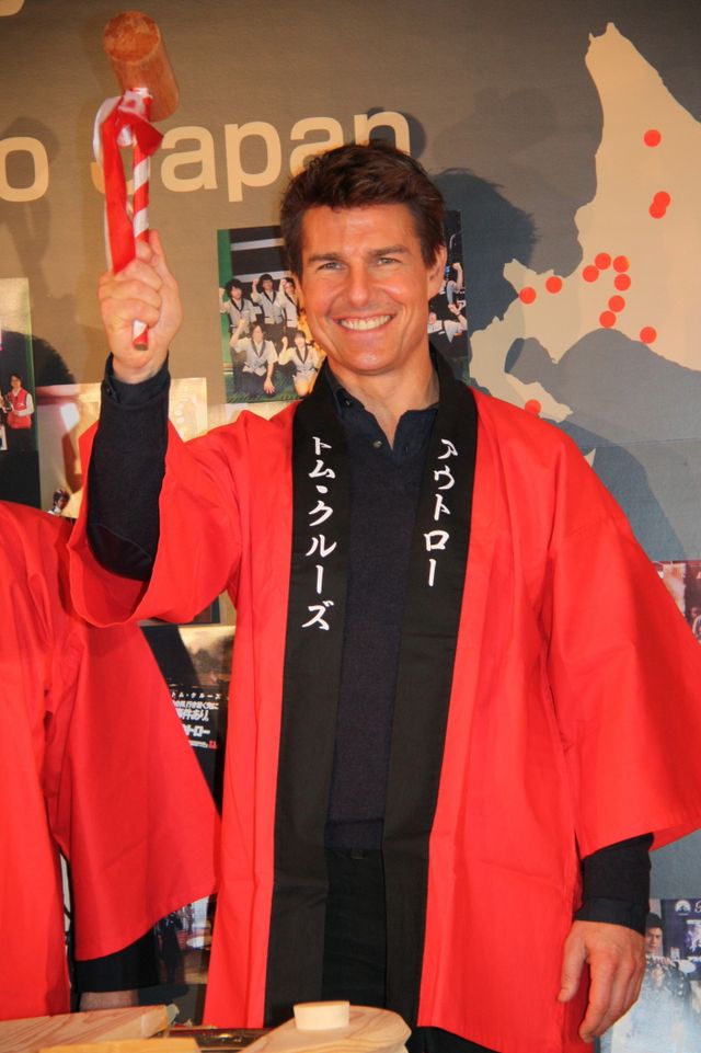 トム・クルーズが鏡開き！フォトギャラリー（15枚目）