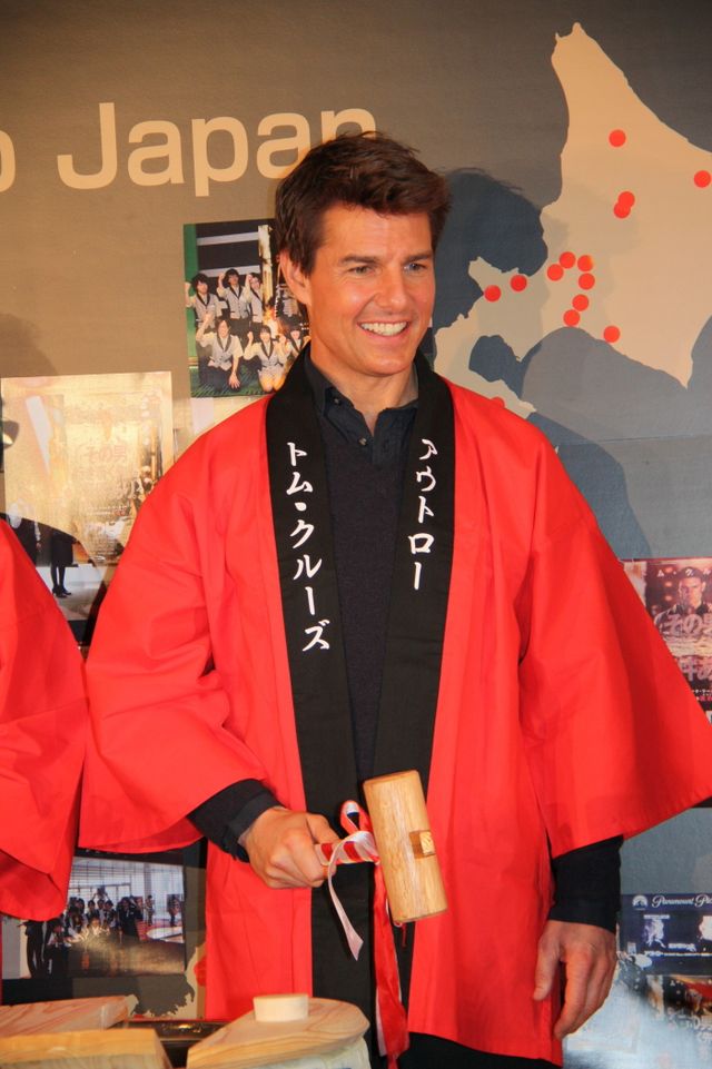 トム・クルーズが鏡開き！フォトギャラリー（16枚目）
