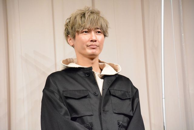 手を振る純烈！映画『スーパー戦闘　純烈ジャー』DVD＆Blu-ray発売記念イベント（8枚目）