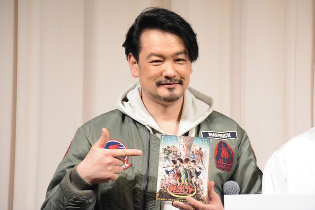 手を振る純烈！映画『スーパー戦闘　純烈ジャー』DVD＆Blu-ray発売記念イベント（13枚目）