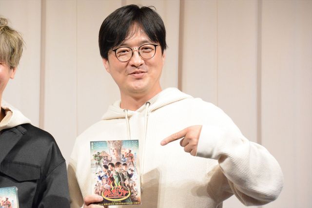 手を振る純烈！映画『スーパー戦闘　純烈ジャー』DVD＆Blu-ray発売記念イベント（15枚目）