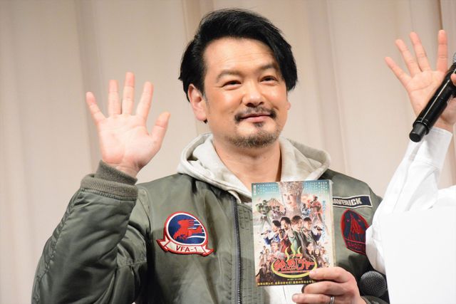 手を振る純烈！映画『スーパー戦闘　純烈ジャー』DVD＆Blu-ray発売記念イベント（16枚目）
