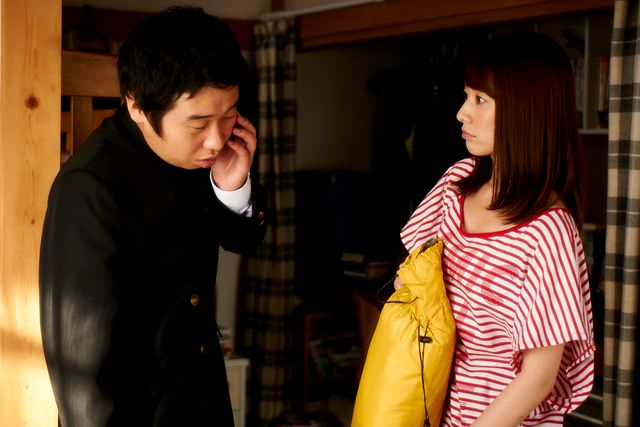 佐藤かよ、女子高生に！セーラー服姿を公開…フォトギャラリー（5枚目）