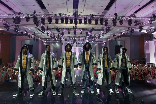 これが男性ストリッパーだ！レベルアップした『マジック・マイクXXL』フォトギャラリー（2枚目）