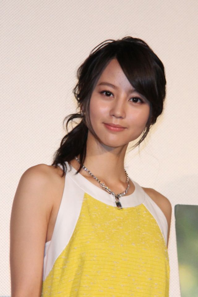 堀北真希、新成人を祝福！　自身も「まだ気持ちは21歳」　画像ギャラリー（7枚目）