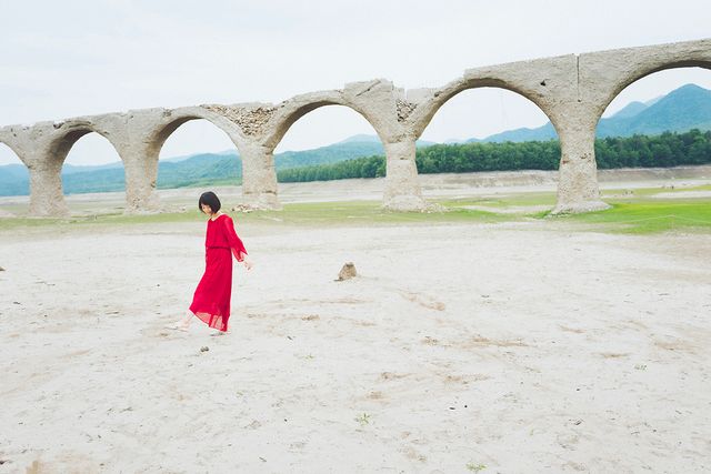 浜辺美波、美しすぎる…「浜辺美波 2020カレンダーブック」（3枚目）