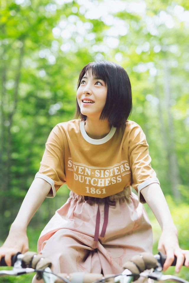 浜辺美波、美しすぎる…「浜辺美波 2020カレンダーブック」（5枚目）