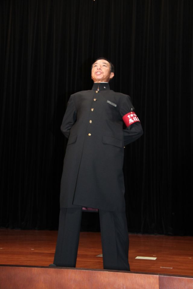 約35年ぶりの学ラン姿で気合の入るギバちゃん！写真ギャラリー（10枚目）