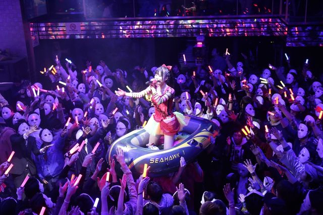 デヴィ夫人が「仮面女子」の応援団長に！写真ギャラリー（2枚目）