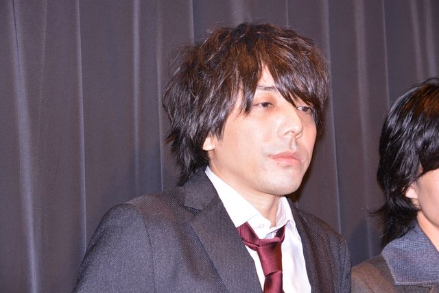 池松壮亮「見逃されないために！」限定公開レイトショー舞台あいさつに立つ！　画像ギャラリー（3枚目）