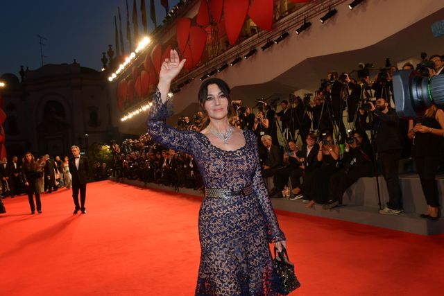 モニカ・ベルッチ妖艶すぎ！総レースドレスで魅了！フォトギャラリー（6枚目）