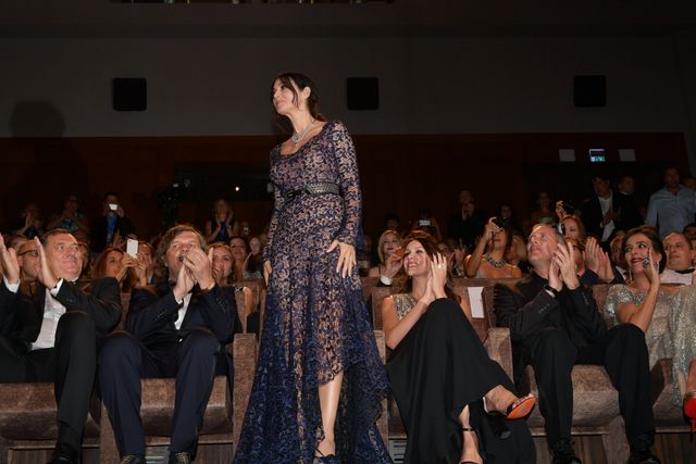 モニカ・ベルッチ妖艶すぎ！総レースドレスで魅了！フォトギャラリー（18枚目）