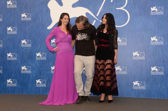 モニカ・ベルッチ妖艶すぎ！総レースドレスで魅了！フォトギャラリー（32枚目）