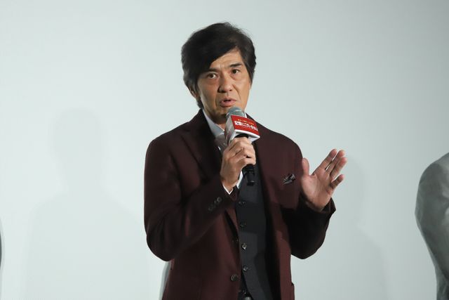 中井貴一＆佐藤浩市、鏡開きクラッカーでお祝い！『記憶にございません！』大ヒット御礼舞台あいさつ（4枚目）