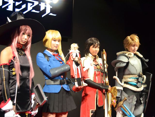 実写版「ミリオンアーサー」、キャスト登場！　ゲームの世界観そのままのコスプレにファン釘付け！　画像ギャラリー（3枚目）