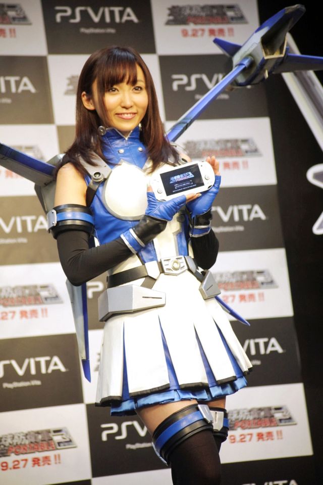 吉木りさがコスプレ披露！「地球防衛軍3 PORTABLE」発売記念イベントフォトギャラリー（8枚目）