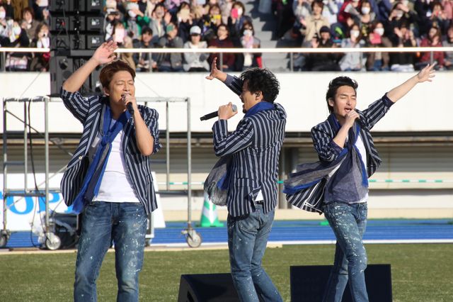 チャリティーの売上は全額寄付！香取・草なぎ・稲垣、久々のライブに「気持ちよかった」（4枚目）