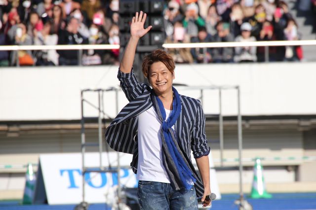 チャリティーの売上は全額寄付！香取・草なぎ・稲垣、久々のライブに「気持ちよかった」（6枚目）