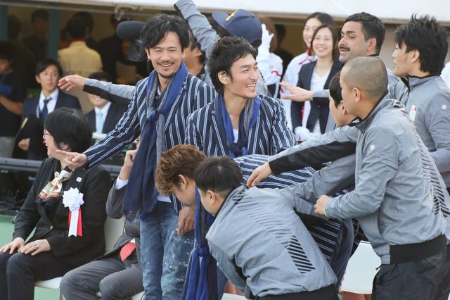 チャリティーの売上は全額寄付！香取・草なぎ・稲垣、久々のライブに「気持ちよかった」（16枚目）